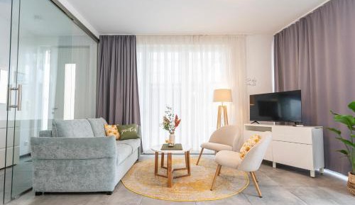 Apartment with Lake View