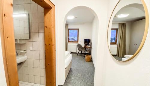 Standard Single Room with Shower