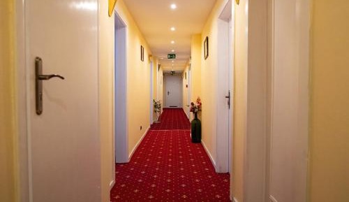 Queen Room with Shared Bathroom