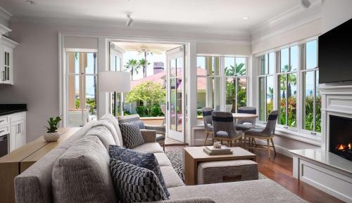 King Villa Suite with View