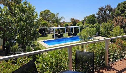 Villa with Garden View