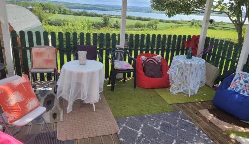 Family Room with Garden View