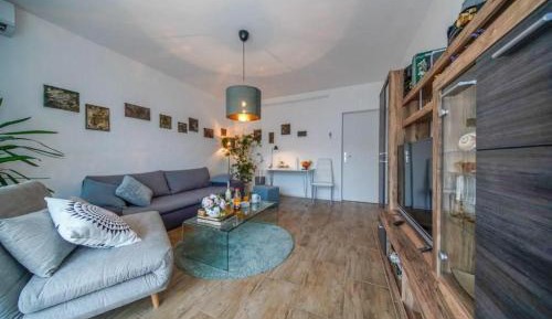 One-Bedroom Apartment with Balcony