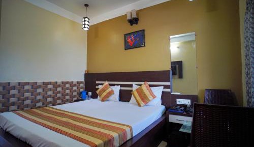 Deluxe Queen Room
