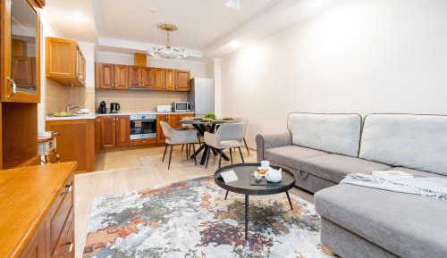Two-Bedroom Apartment with Courtyard