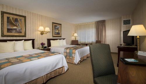  Deluxe 2 Queens Perkins Building