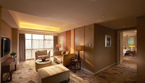 Executive Suite with Mountain View
