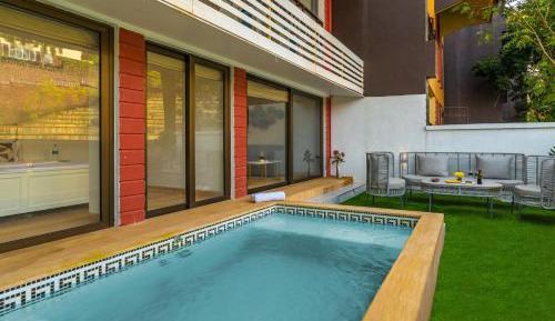 6BHK with private PLUNGE POOL & NON Heated Jacuzzi