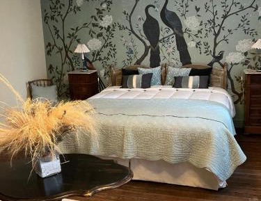 Deluxe Double or Twin Room with City View