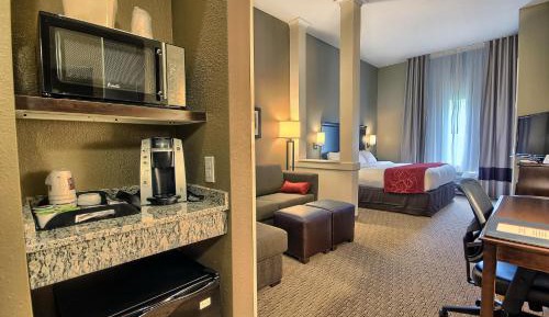King Suite with Sofa Bed - Non-Smoking