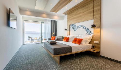 Deluxe Double Room with Balcony and Sea View