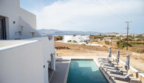 Apartment with Pool View 