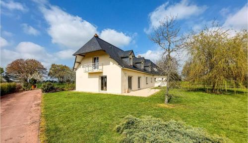 Five-Bedroom Holiday Home