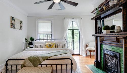 One-Bedroom Apartment with Balcony