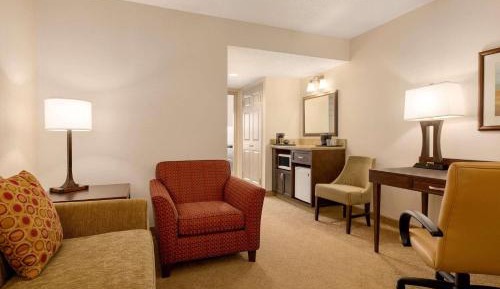 King Suite with Whirlpool - Non-Smoking