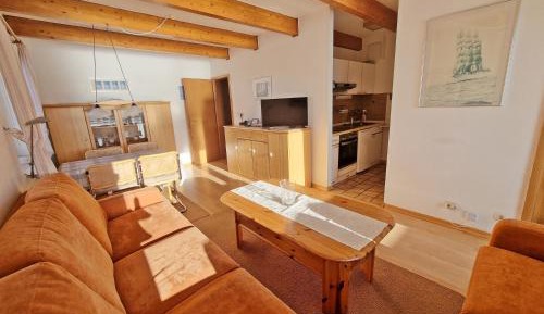 Apartment with Lake View