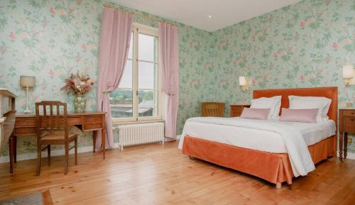 Queen Room with Garden View
