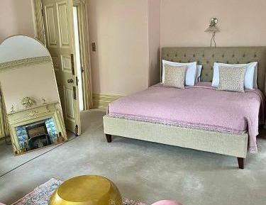 Deluxe King Suite