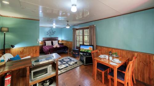 Park Cabin with Spa