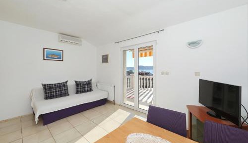 One-Bedroom Apartment with Terrace and Sea View