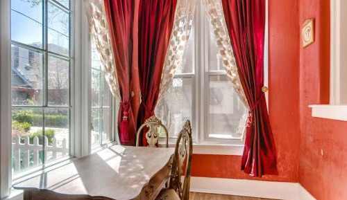 Alexandrina Suite
