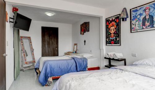 Standard Twin Room with Mountain View