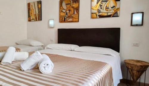 Double Room with extra bed with private bathroom