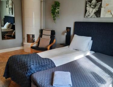 Single Room with Shared Bathroom