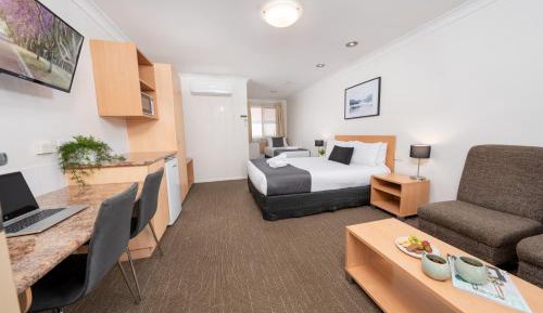 Standard Queen or Twin Room