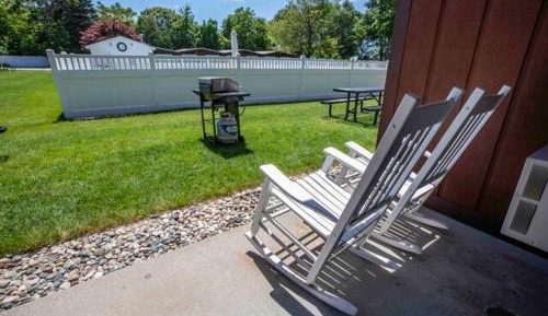 Suite with Pool View