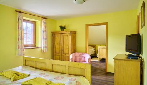 Deluxe Family Suite