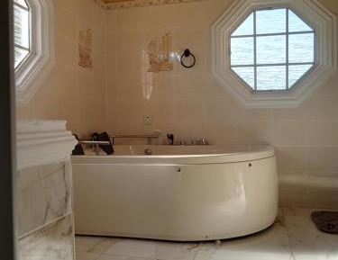 Suite with Hot Tub