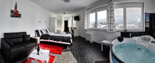 Deluxe Double Room with Spa Bath 