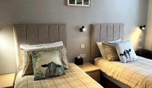 Twin Room with Private Bathroom