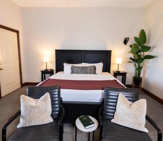 King Room with Spa Bath