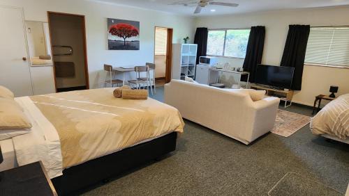 Deluxe Double Room with Extra Bed