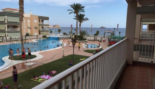 Apartment with Pool View 