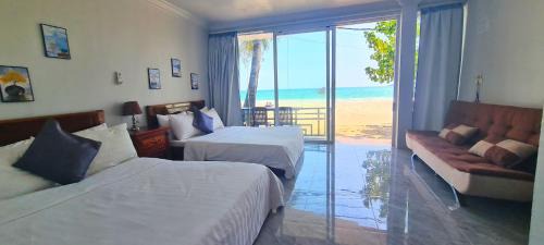 Family Room with Sea View