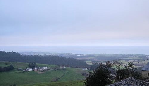 Apartment with Mountain View