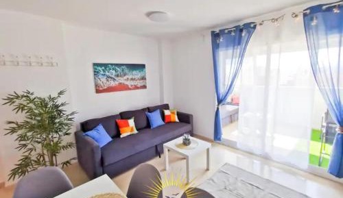 Apartment with Mountain View