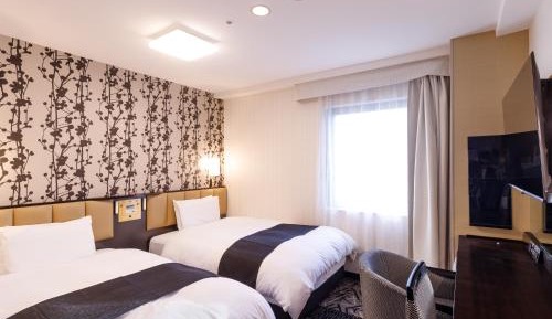 Standard Twin Room with Free access to Lounge - Non-Smoking