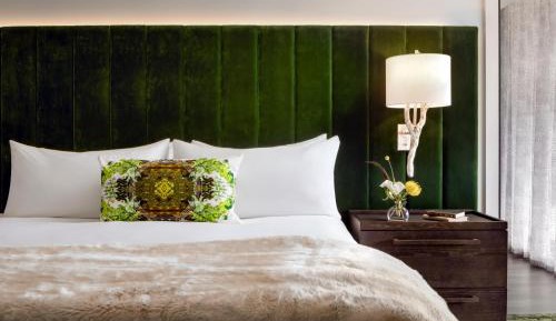 Queen Room with Two Queen Beds and View