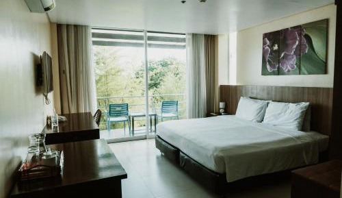 Deluxe Ocean Suite