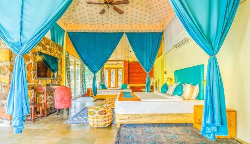 Vayu Luxury Suite with Bathtub