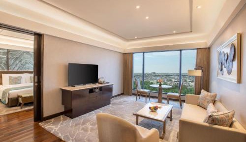 Executive Suite with 90 minutes Cocktail hours