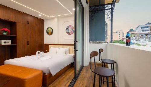 Junior Suite with Balcony