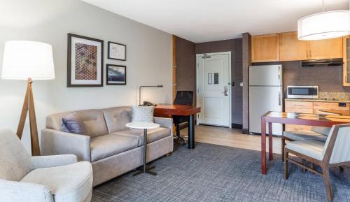 King Studio with Sofa Bed