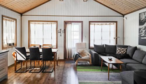 Four-Bedroom Holiday Home