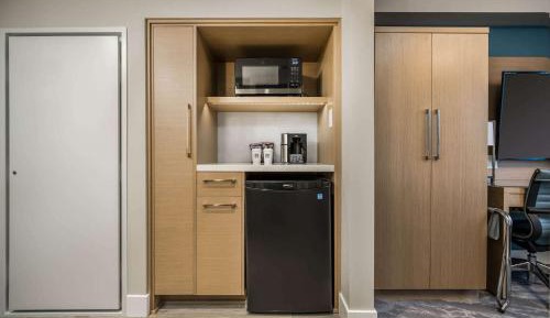 Coast King Suite