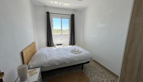 Standard Single Room with Shared Bathroom